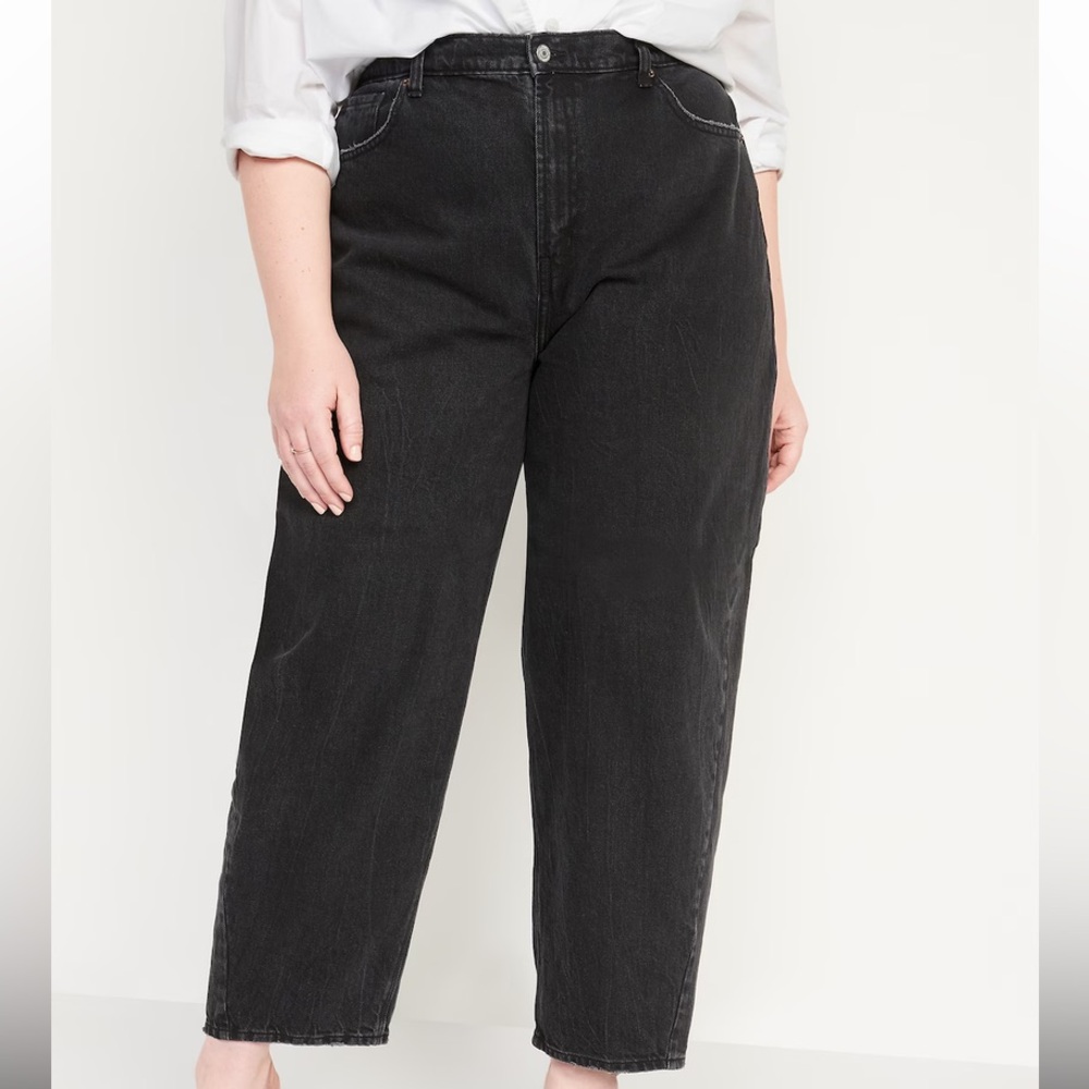 Old Navy High Rise Barrel Leg Balloon Jean in Black